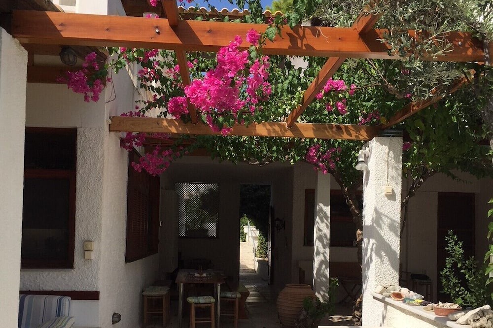 Photo of Patio Balcony in Plepi