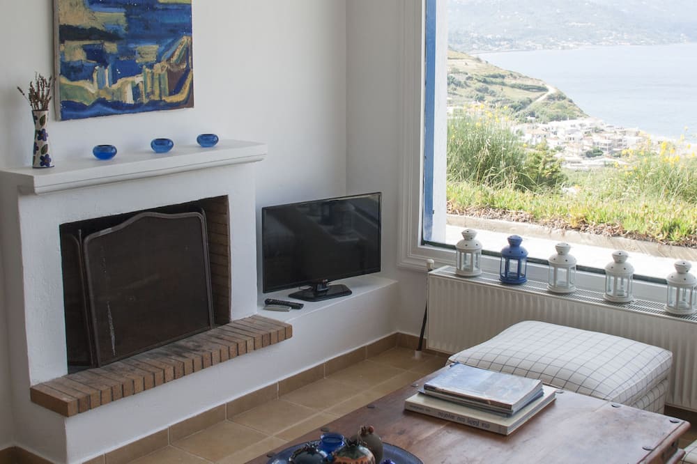 Photo of Livingroom in Oxilithos