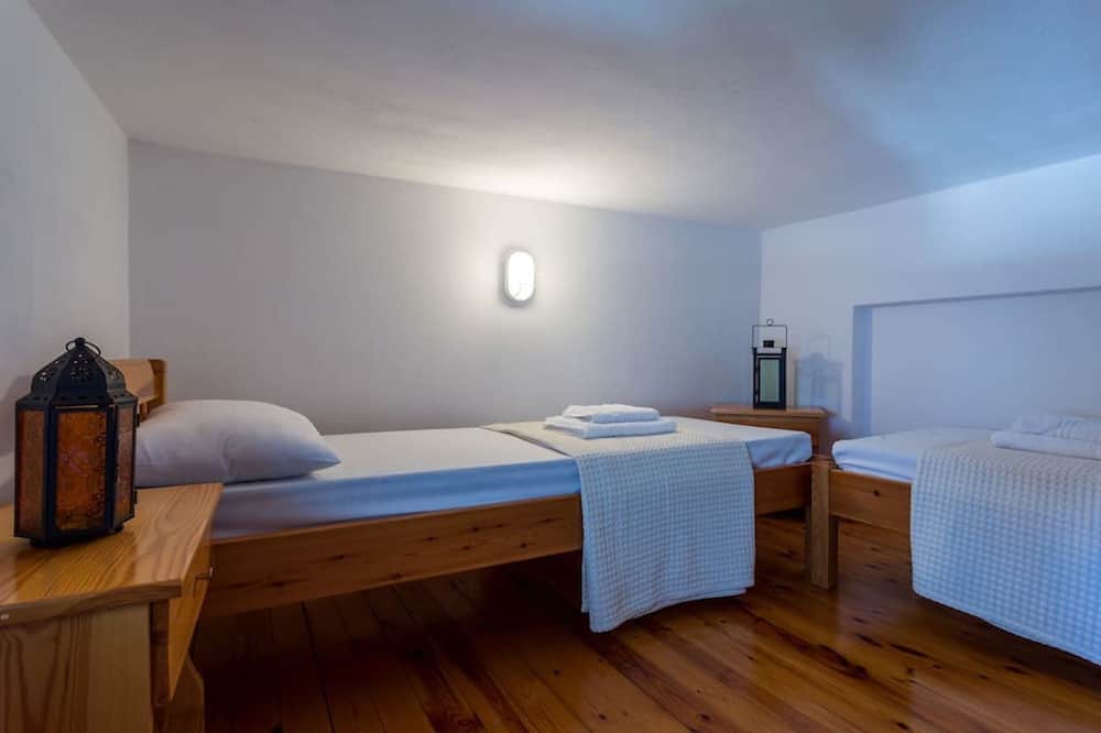 Photo of Bedroom in Votsi