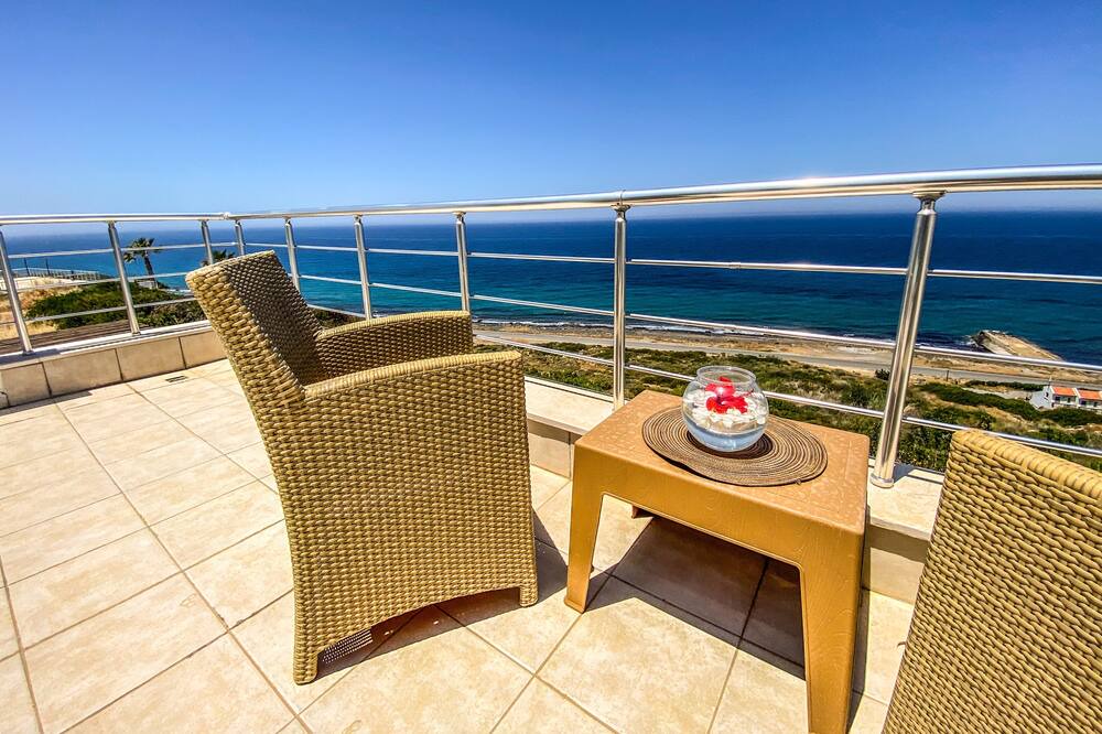 Photo of Patio Balcony in Esentepe