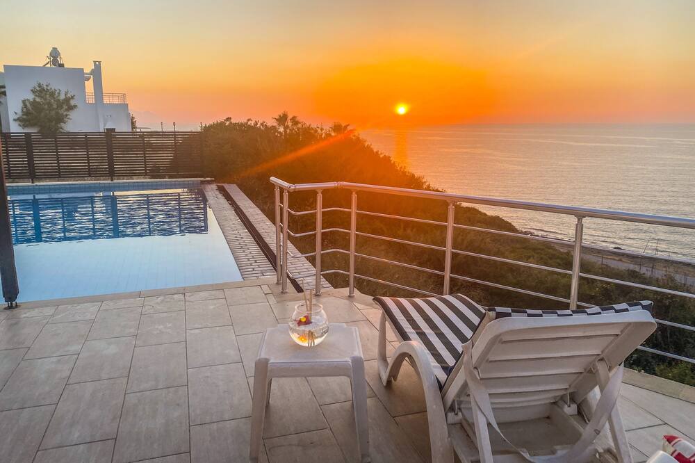 Photo of Patio Balcony in Esentepe