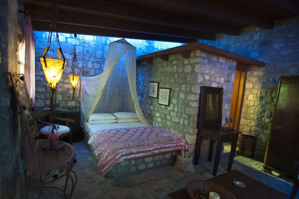 Photo of Bedroom in Neos Erineos