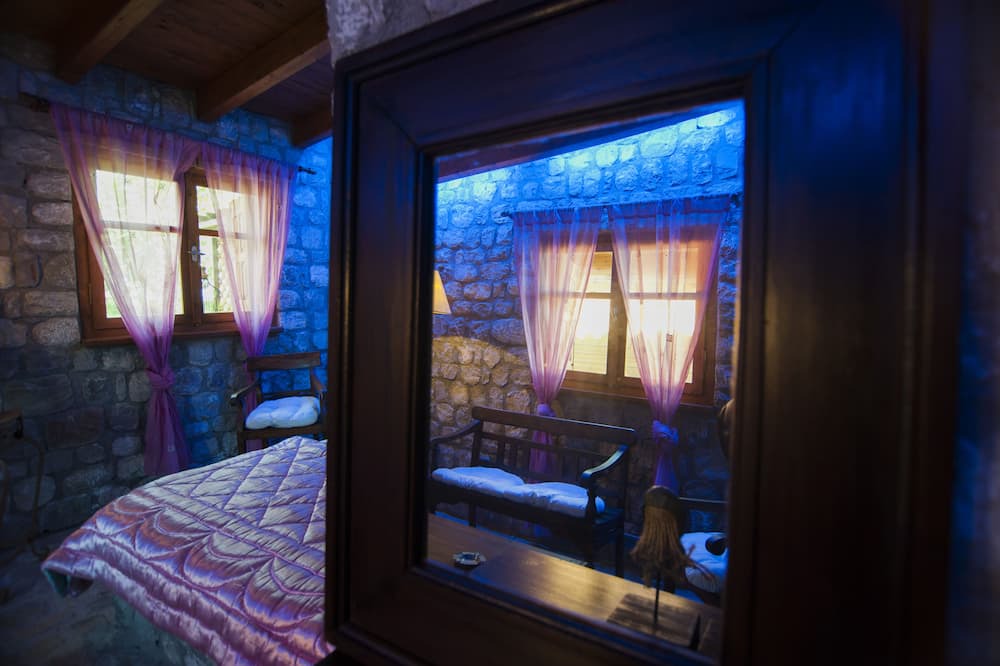 Photo of Bedroom in Neos Erineos