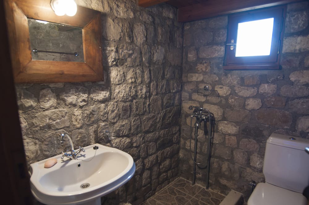Photo of Bathroom in Neos Erineos
