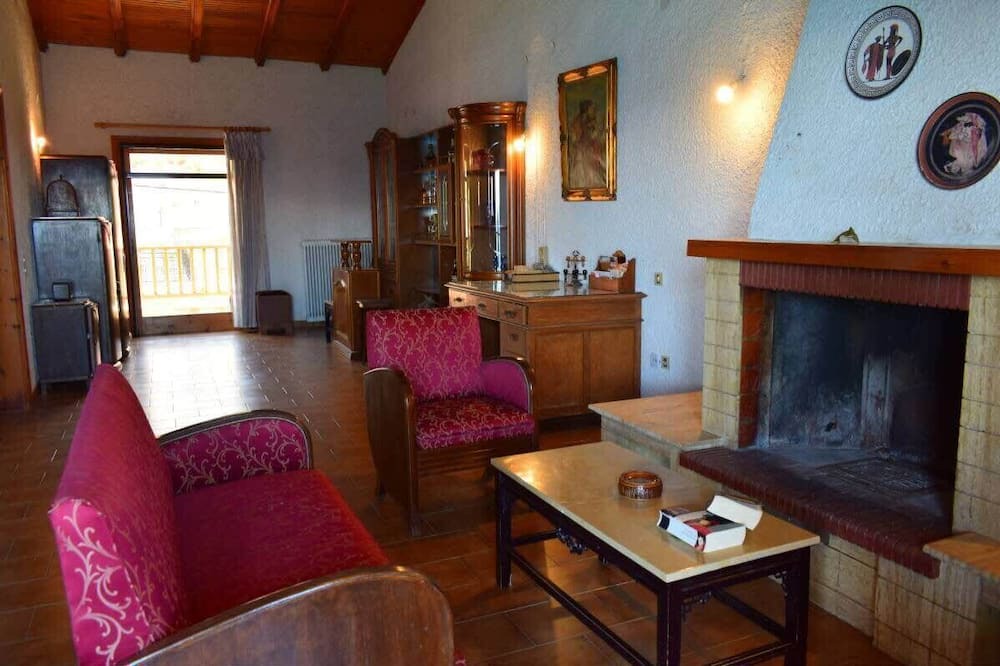Photo of Livingroom in Evrostina