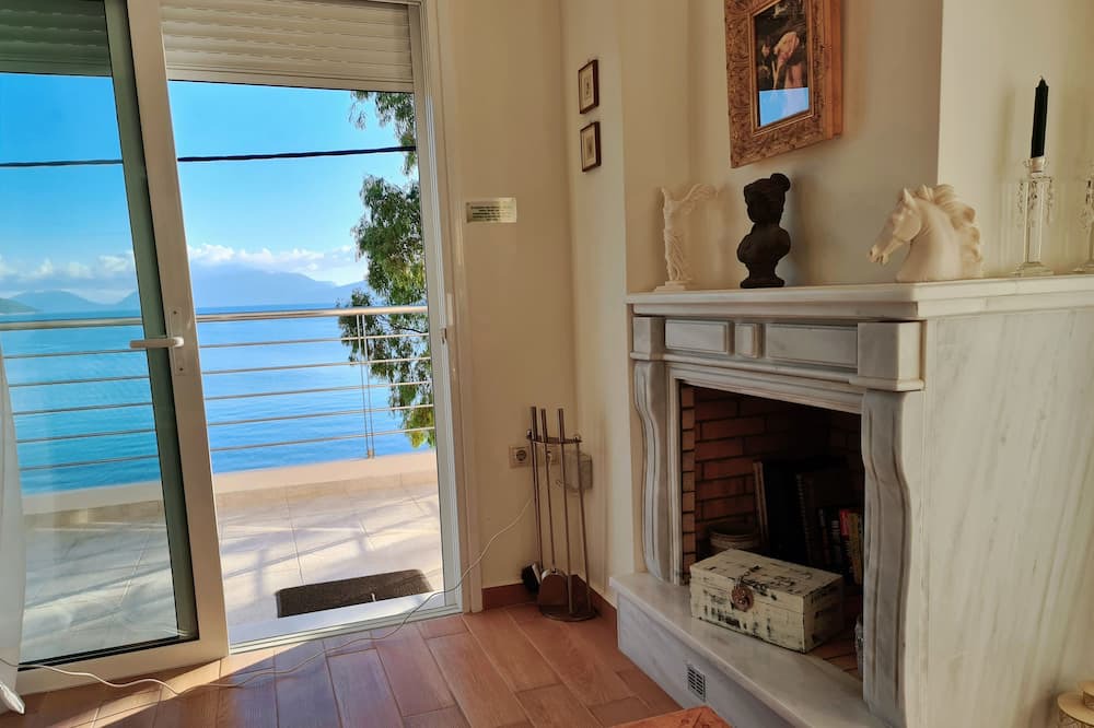 Photo of Livingroom in Karavomylos
