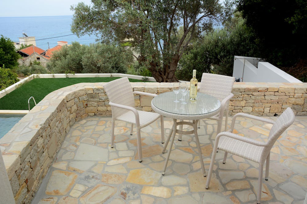 Photo of Patio Balcony in Sipiada