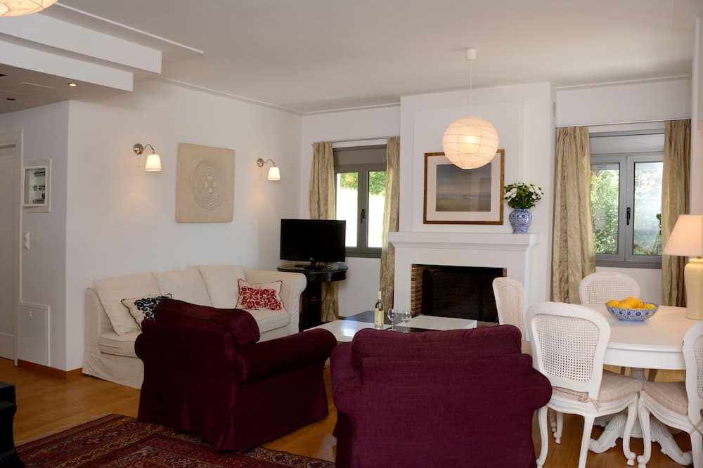 Photo of Livingroom in Sipiada