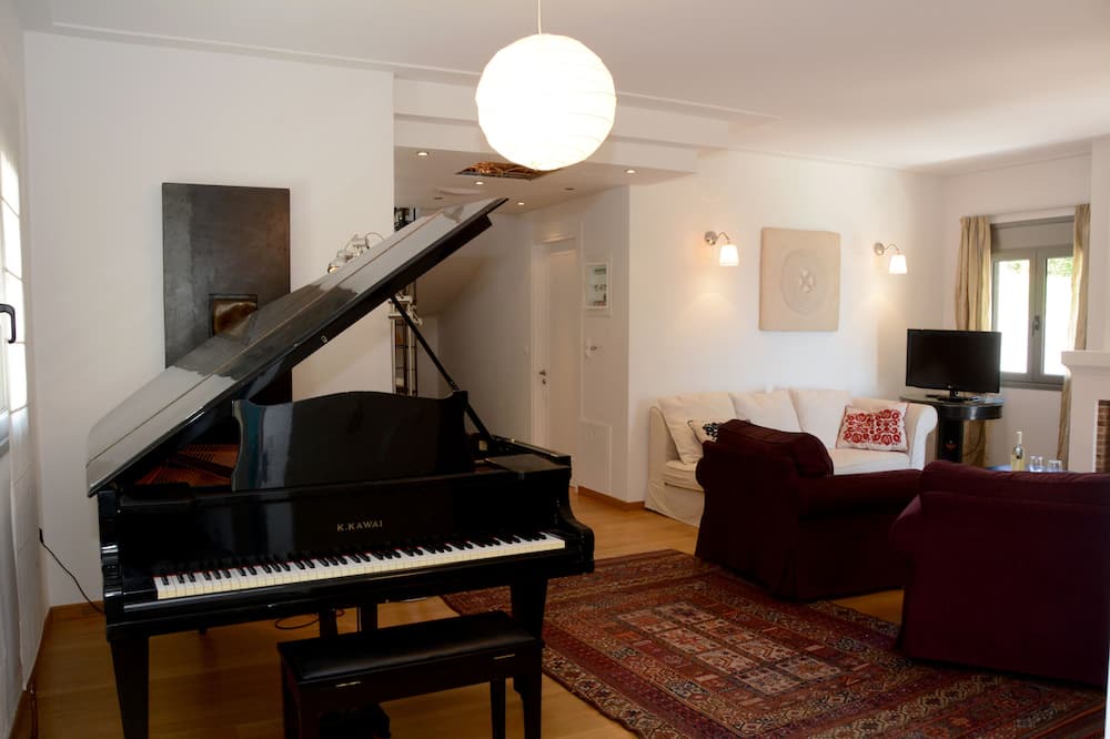 Photo of Livingroom in Sipiada