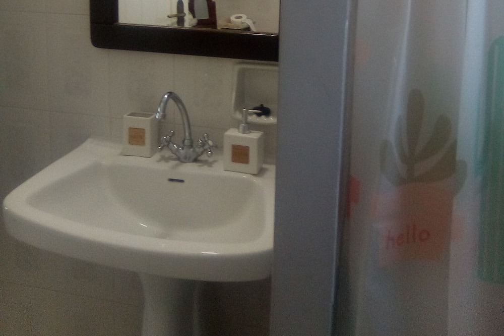 Photo of Bathroom in Eretria