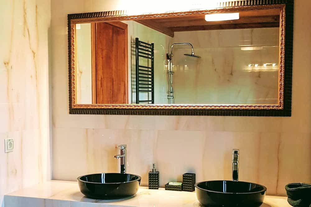 Photo of Bathroom in Pylos-Nestoras