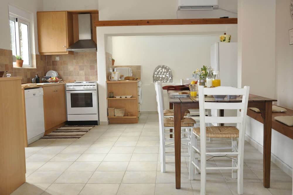 Photo of Kitchen in Lakkoi