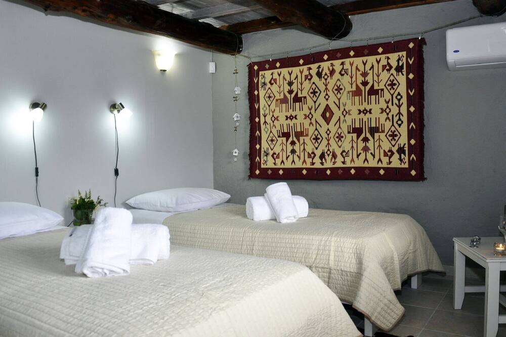 Photo of Bedroom in Lakkoi