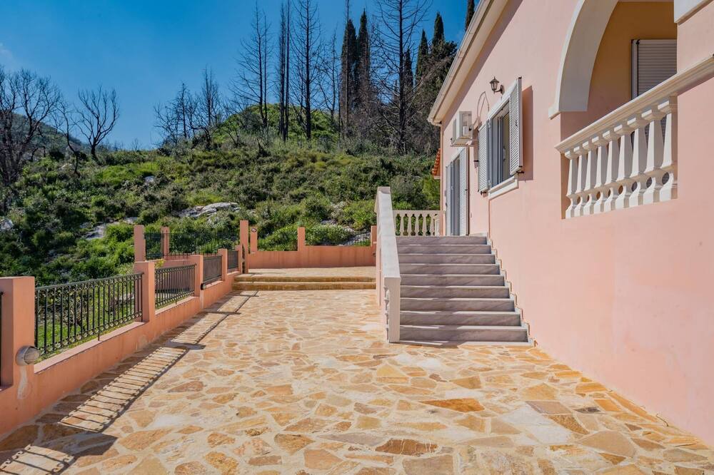 Photo of Outdoor in Romirion