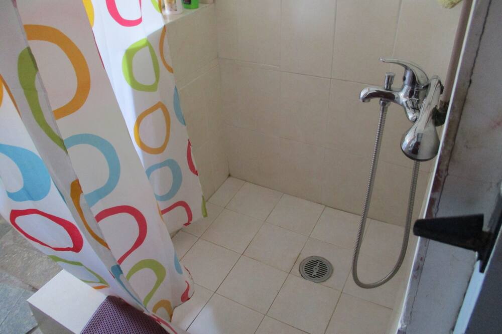 Photo of Bathroom in Perdhika
