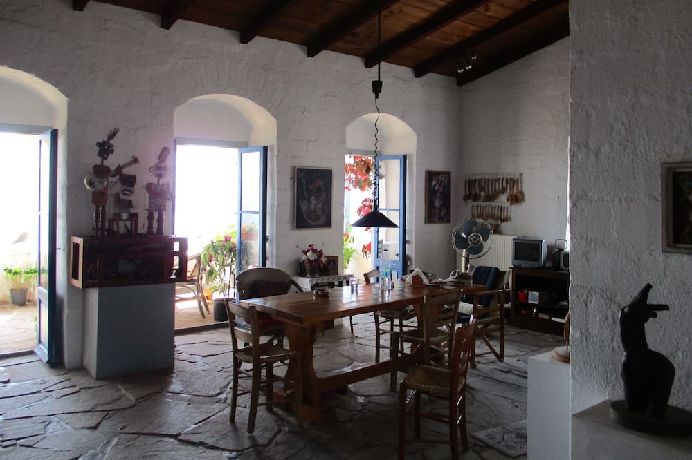 Photo of Bedroom in Perdhika
