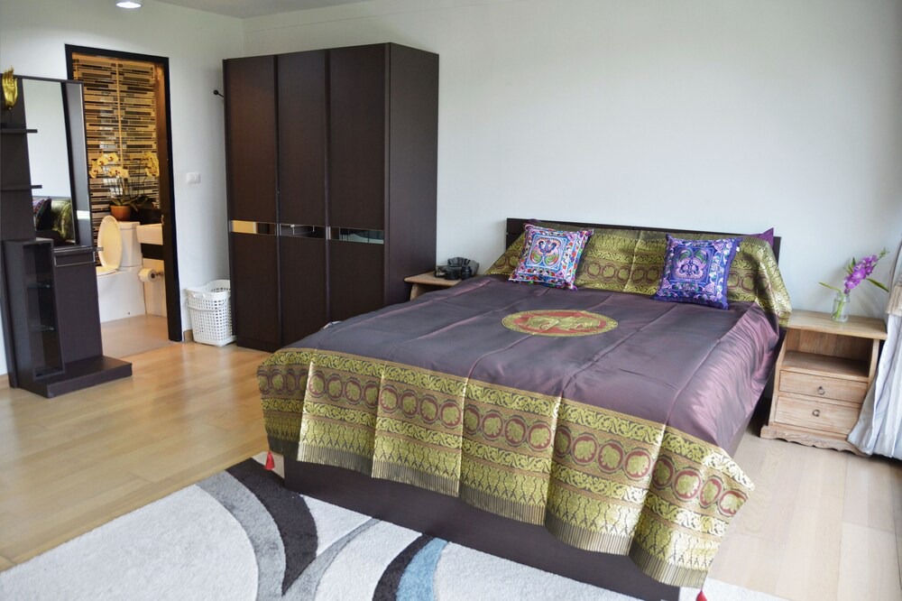 Photo of Bedroom in Phra Khanong Nuea