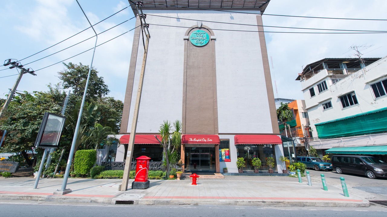 Photo of Outdoor in Thung Phaya Thai