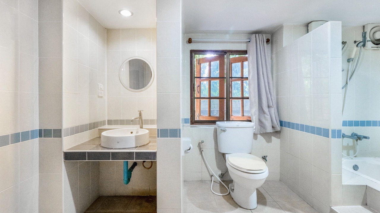 Photo of Bathroom in Mot Daeng