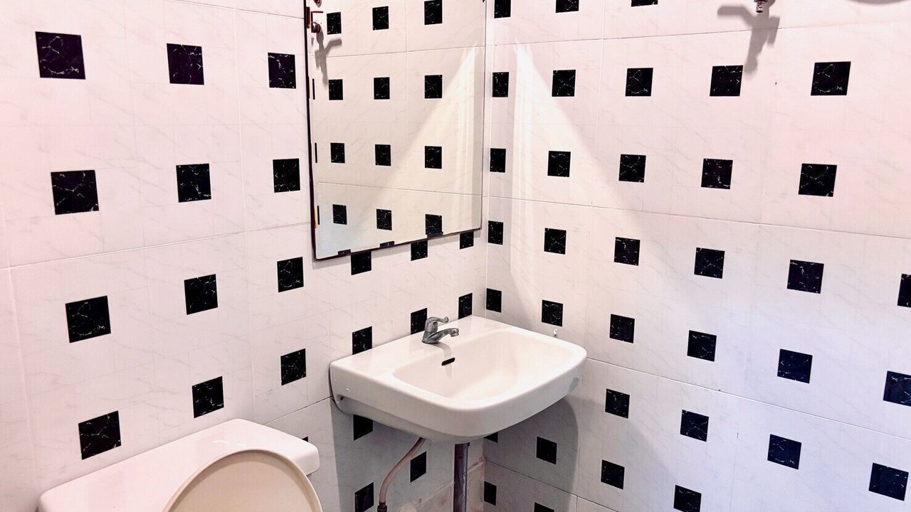 Photo of Bathroom in Yan Nawa