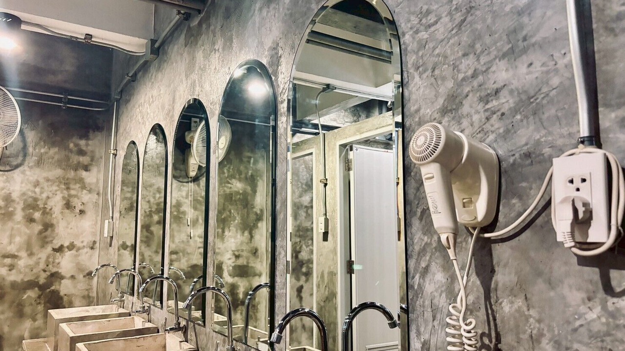 Photo of Bathroom in Samsen Nai