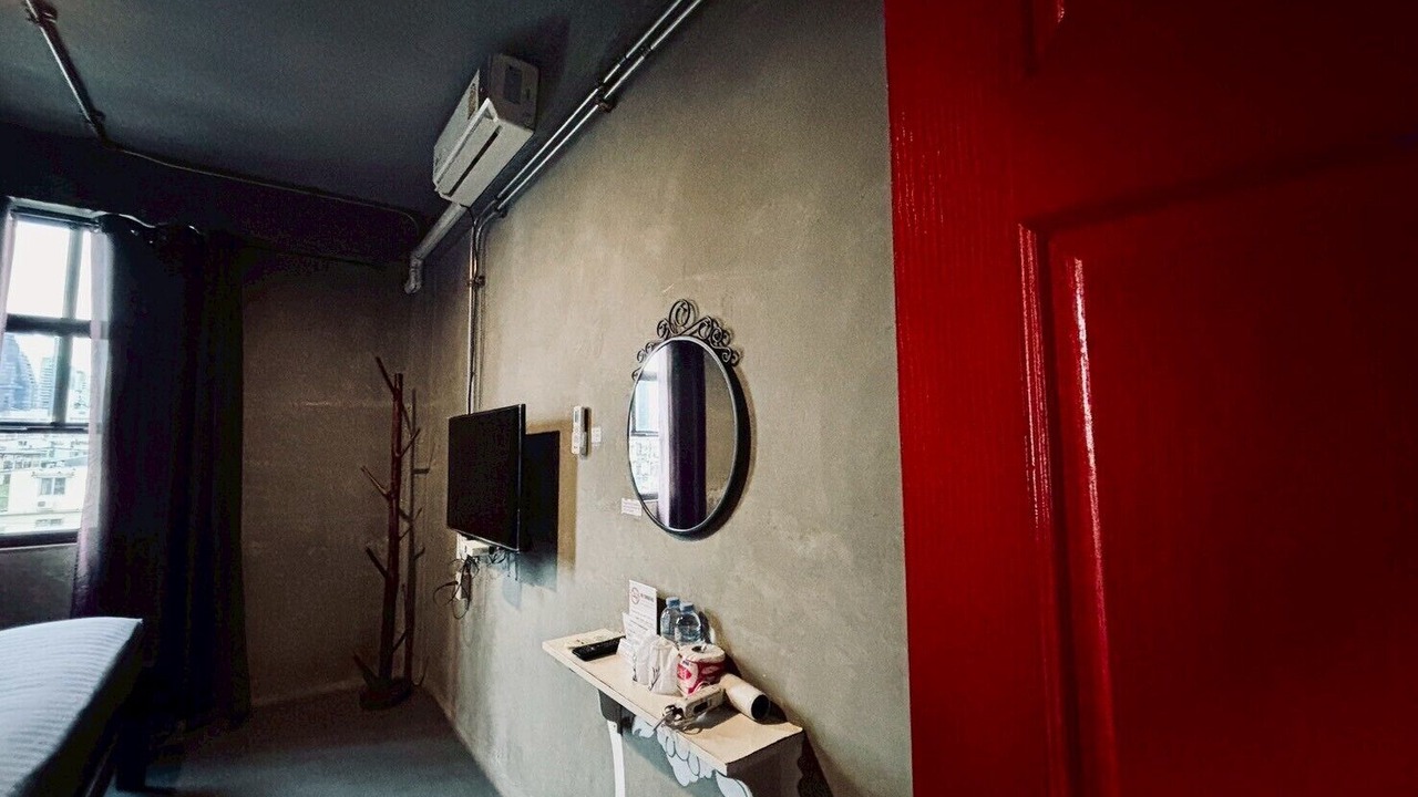 Photo of Bedroom in Samsen Nai