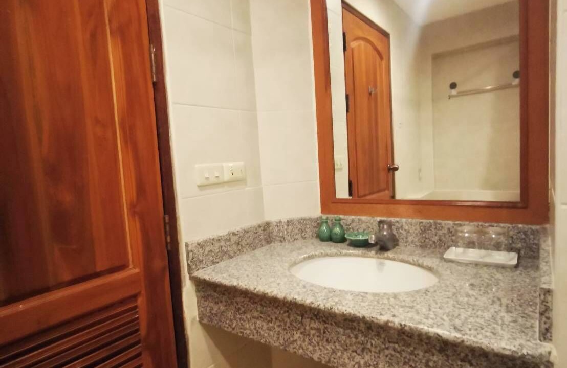 Photo of Others in Mae Jo