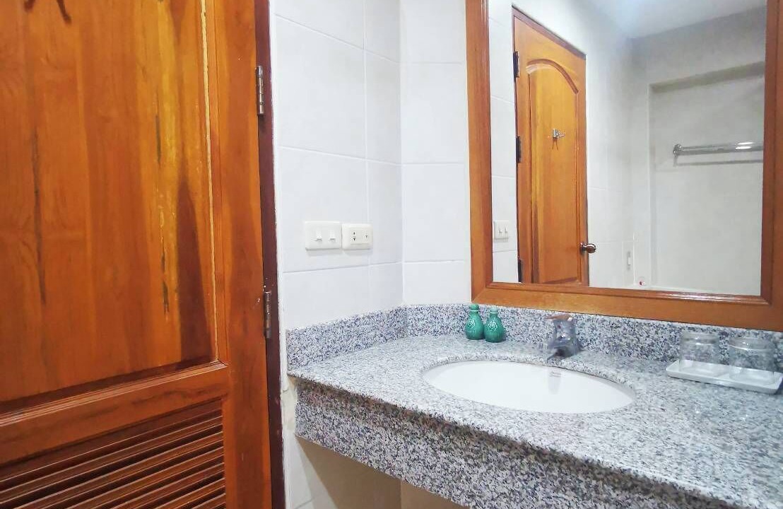 Photo of Bathroom in Mae Jo