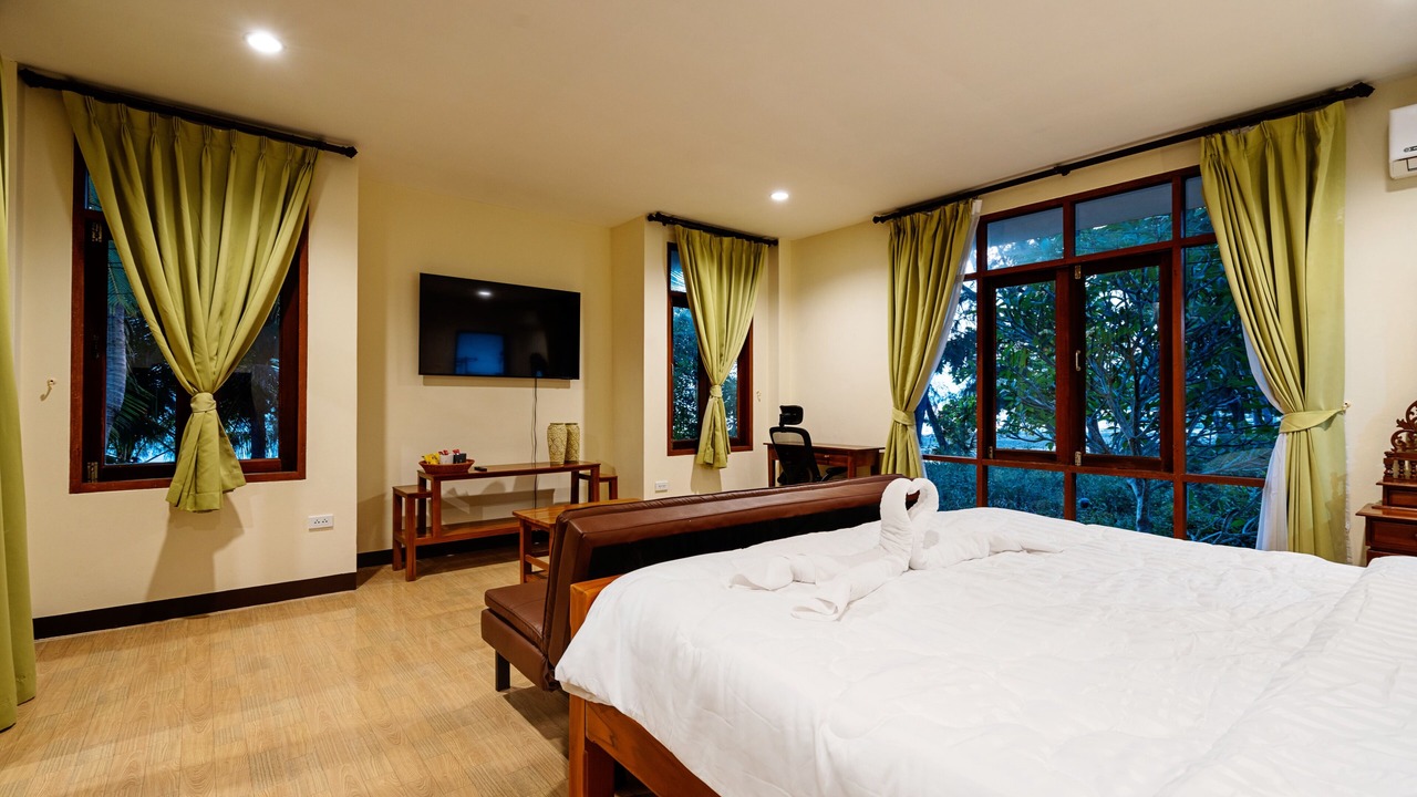 Photo of Bedroom in Ang Thong
