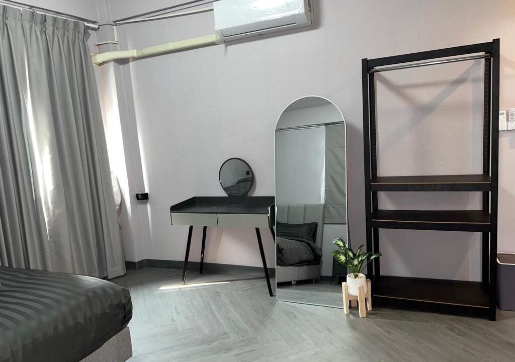 Photo of Bedroom in Phra Khanong Nuea