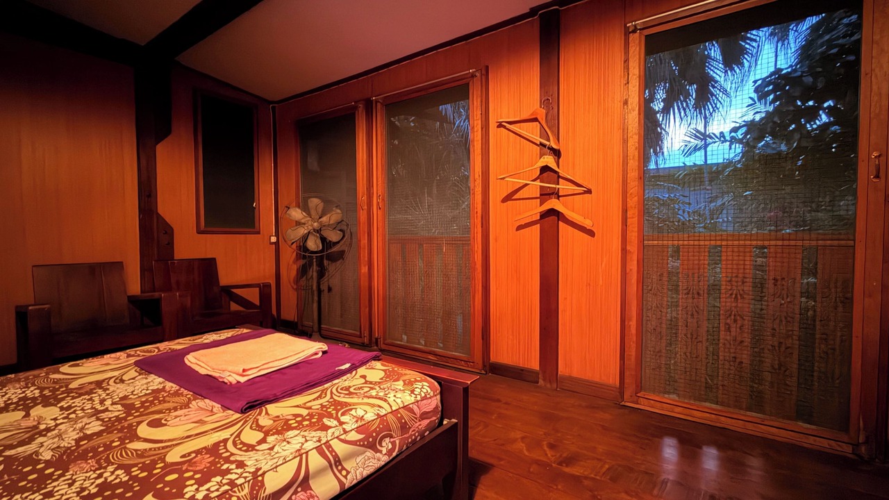 Photo of Bathroom in Wat Sam Phraya