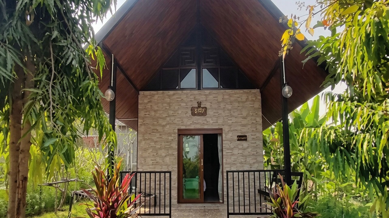 Photo of Bedroom in Khanong Phra