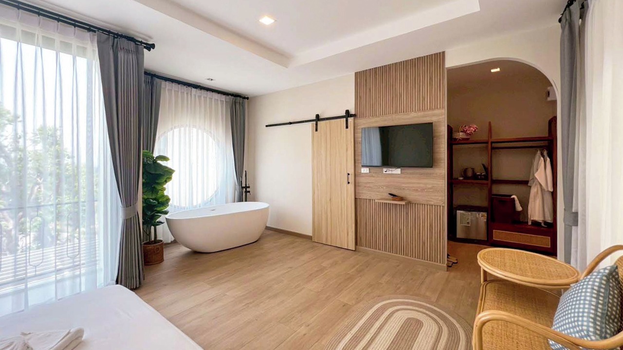 Photo of Bedroom in Khanong Phra