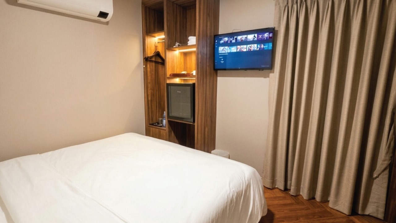 Photo of Bedroom in Thanon Phetchaburi