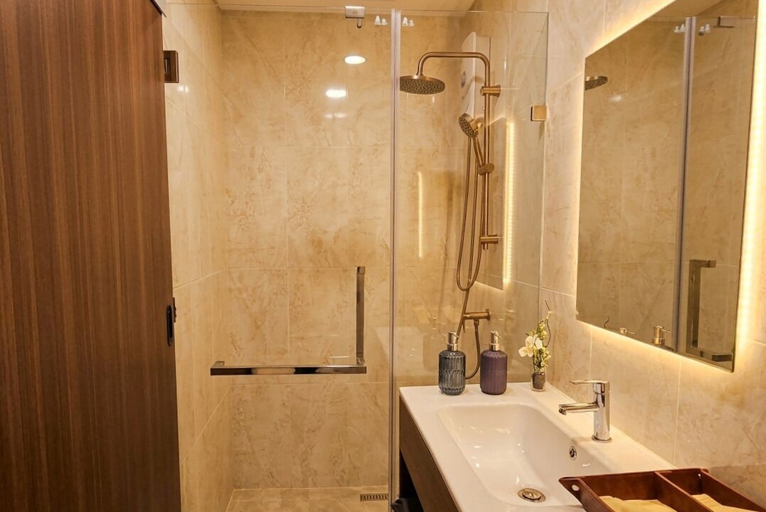 Photo of Bathroom in Thanon Phetchaburi