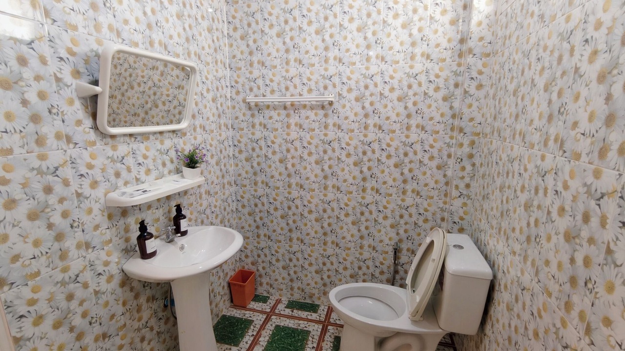 Photo of Bathroom in Tha Thaewawong