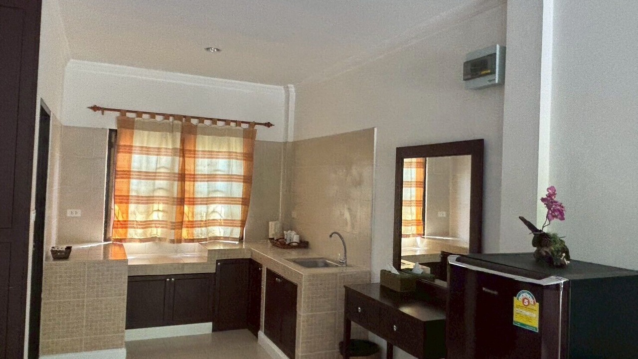 Photo of Bedroom in Khanong Phra
