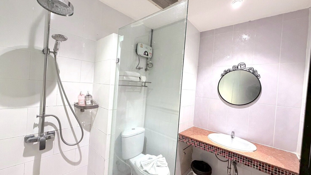 Photo of Bathroom in Khlong Toei Nuea