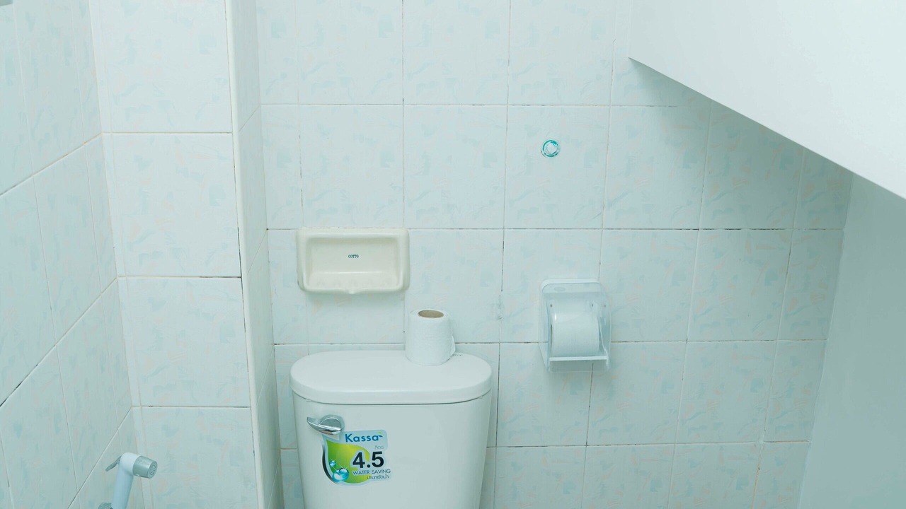 Photo of Bathroom in Thanon Phetchaburi