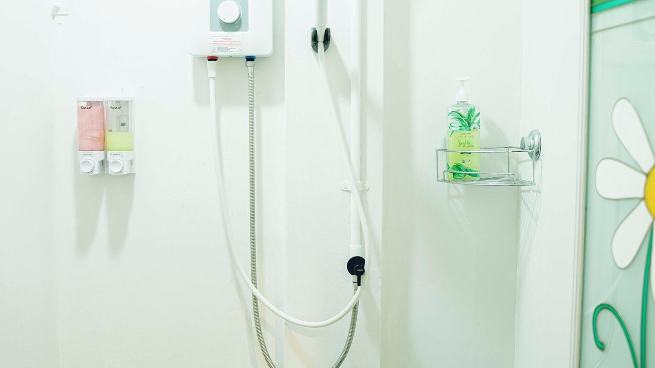 Photo of Bathroom in Thanon Phetchaburi