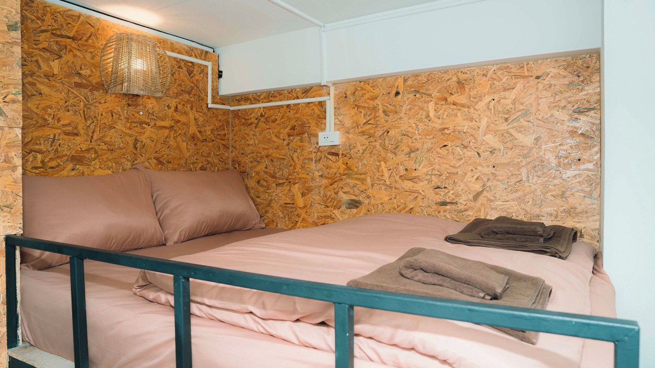 Photo of Bedroom in Thanon Phetchaburi