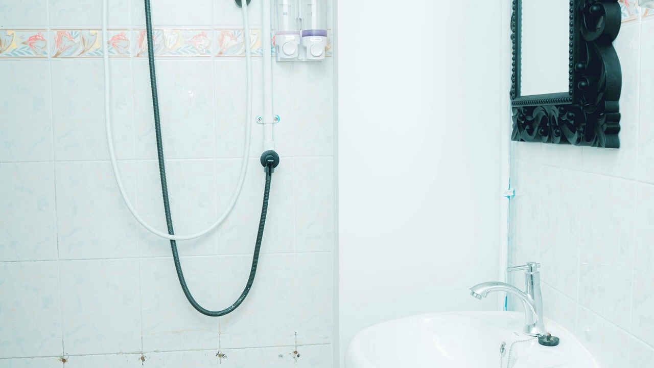 Photo of Bathroom in Thanon Phetchaburi