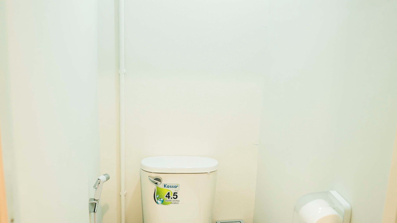 Photo of Bathroom in Thanon Phetchaburi