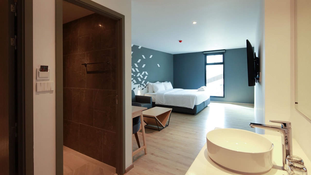 Photo of Bedroom in Khlong Kluea