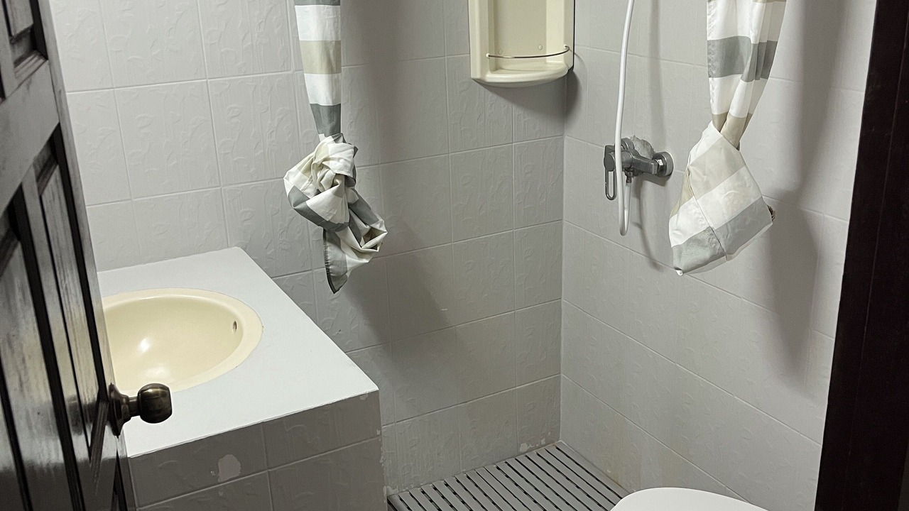 Photo of Bathroom in Maret