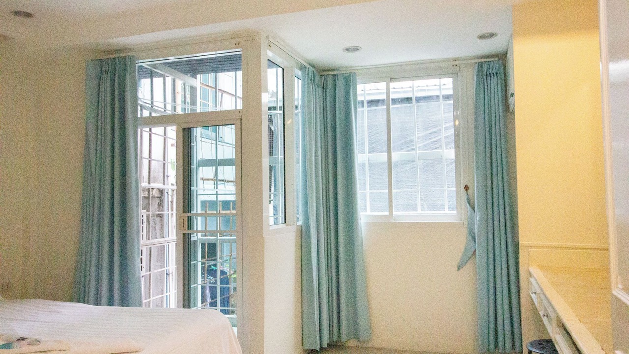 Photo of Bedroom in Samsen Nok