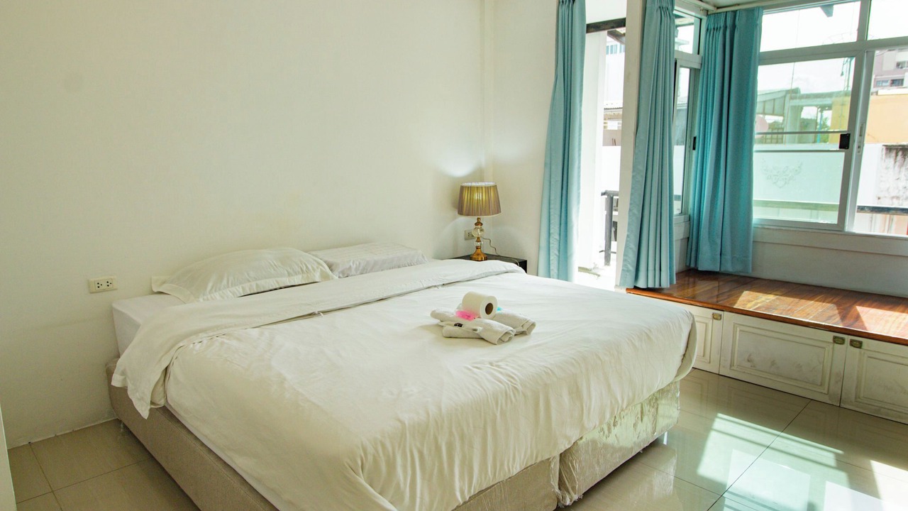 Photo of Bedroom in Samsen Nok