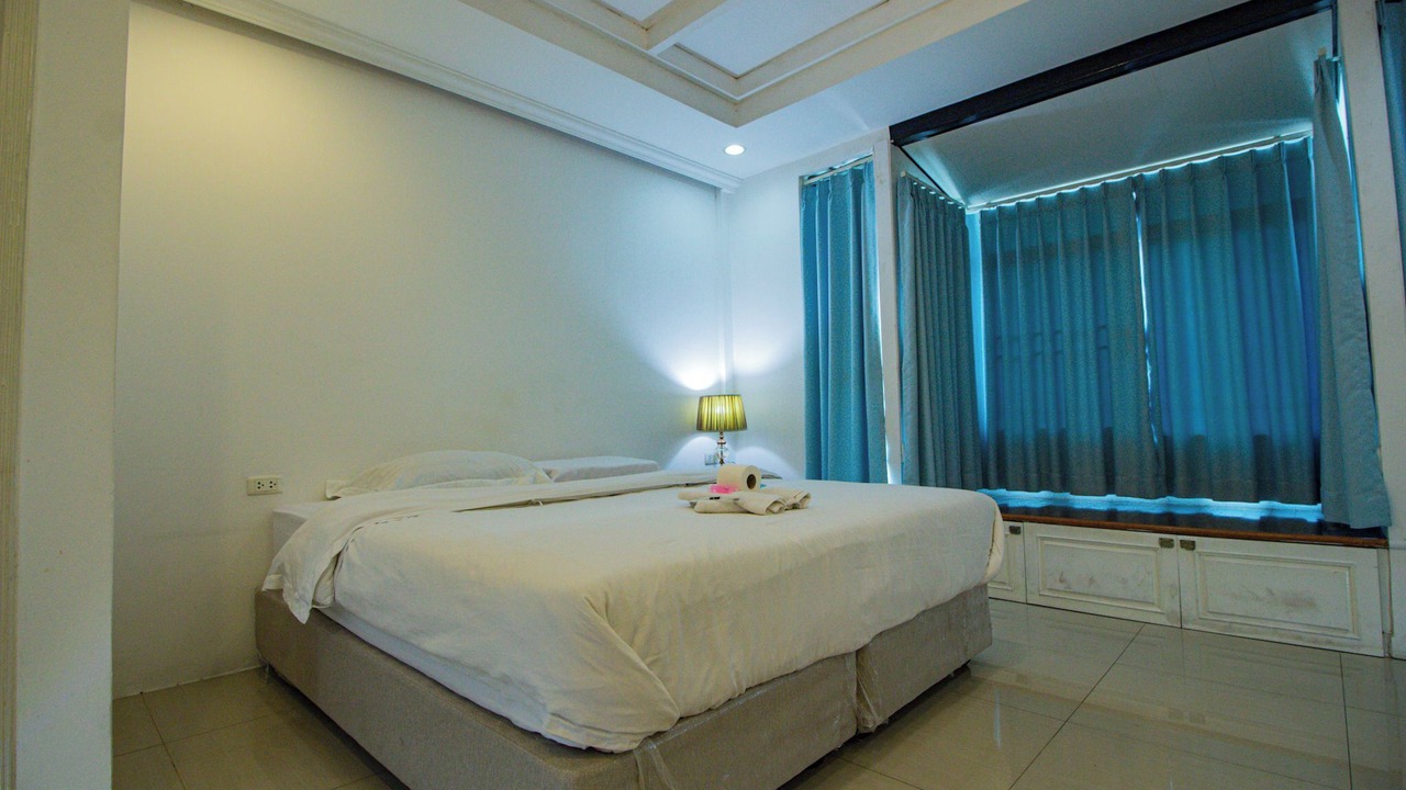 Photo of Bedroom in Samsen Nok