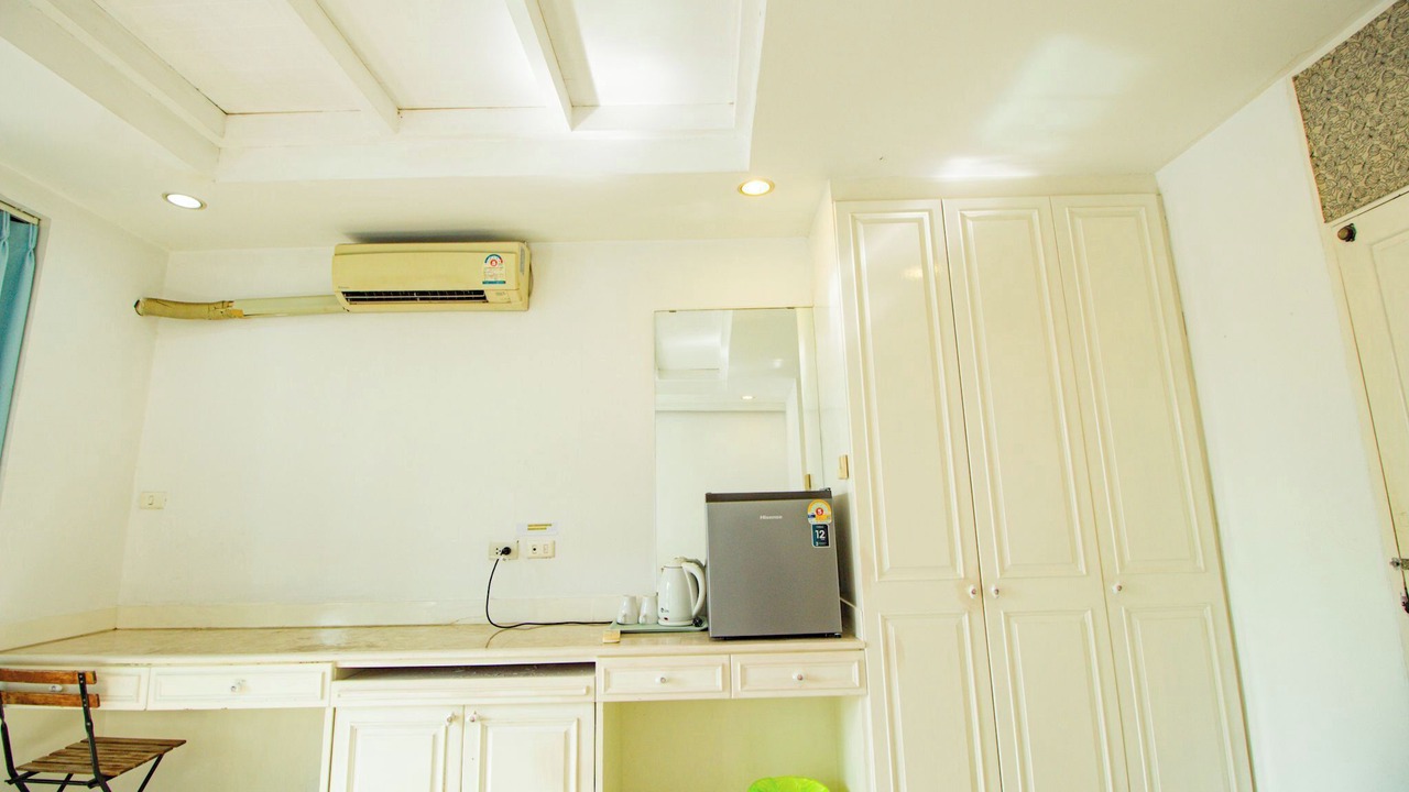 Photo of Bedroom in Samsen Nok