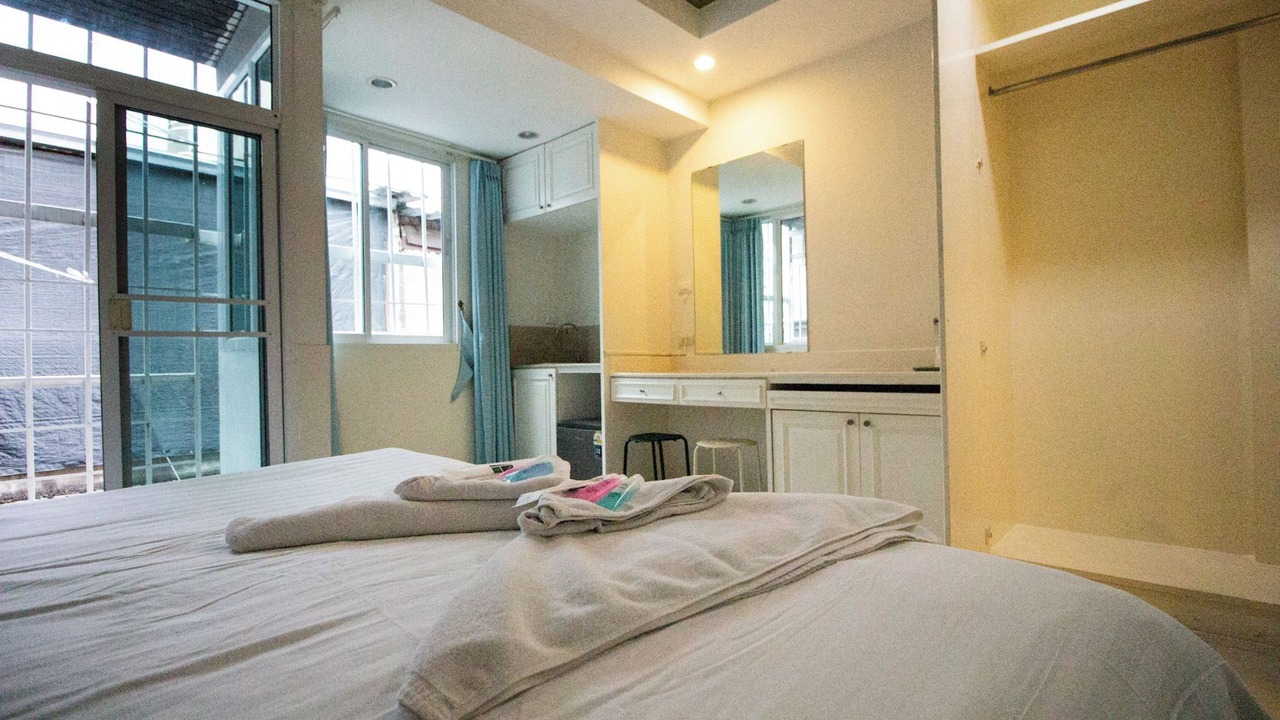 Photo of Bedroom in Samsen Nok